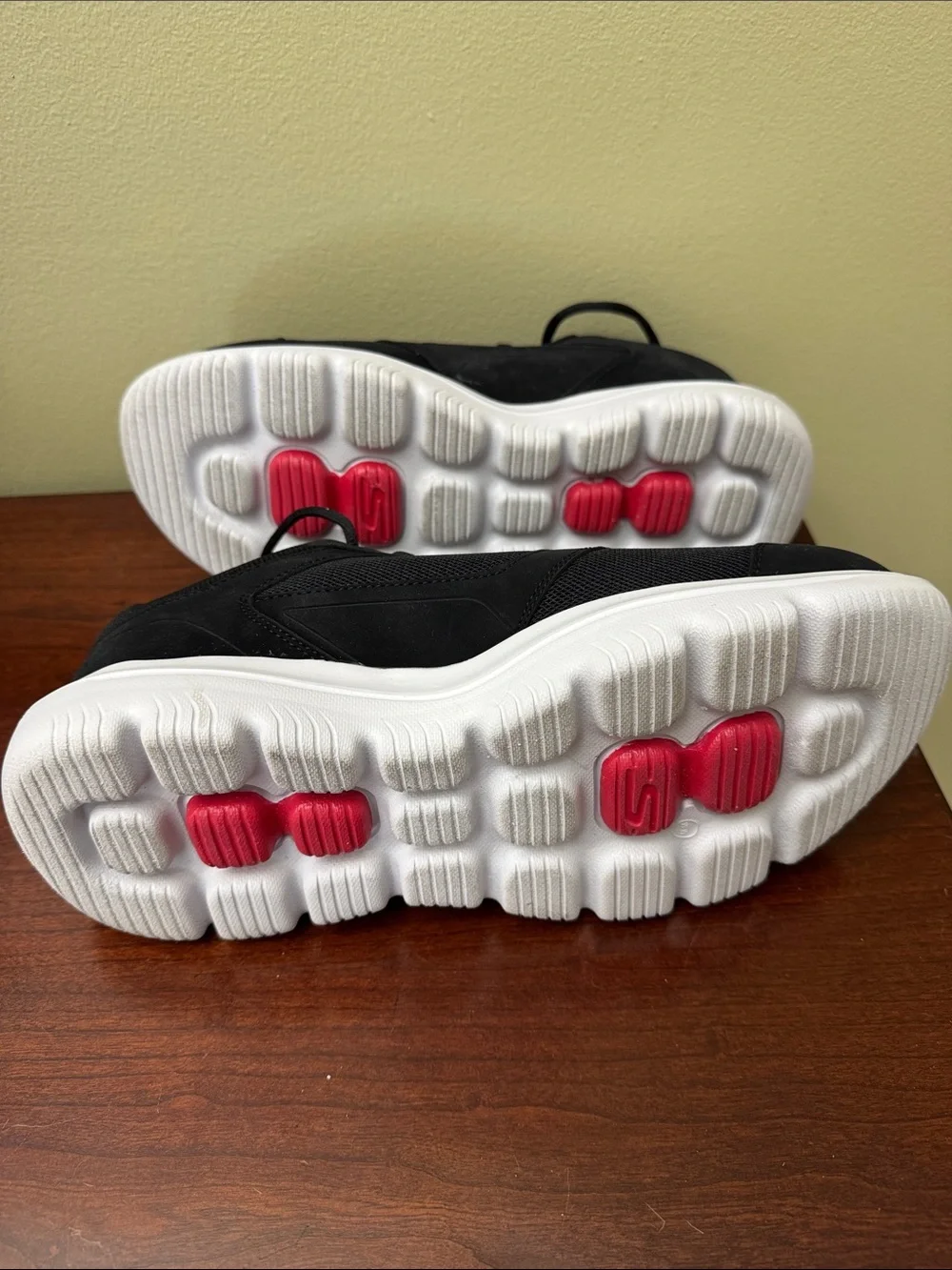 Skechers GO Walk Air Cooled Goga Mat Equalizer 2.0 Wide Fit Size 11.5